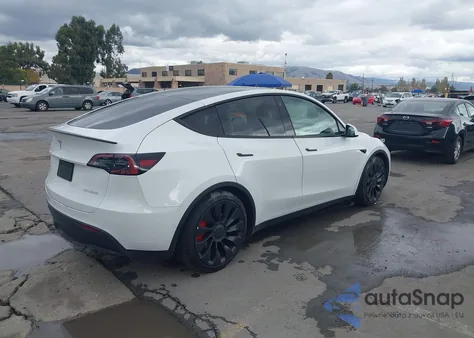 2022 Tesla Model Y Performance Dual Motor All-Wheel Drive z USA, uszkodzony, nr VIN 7SAYGDEF1NF406965